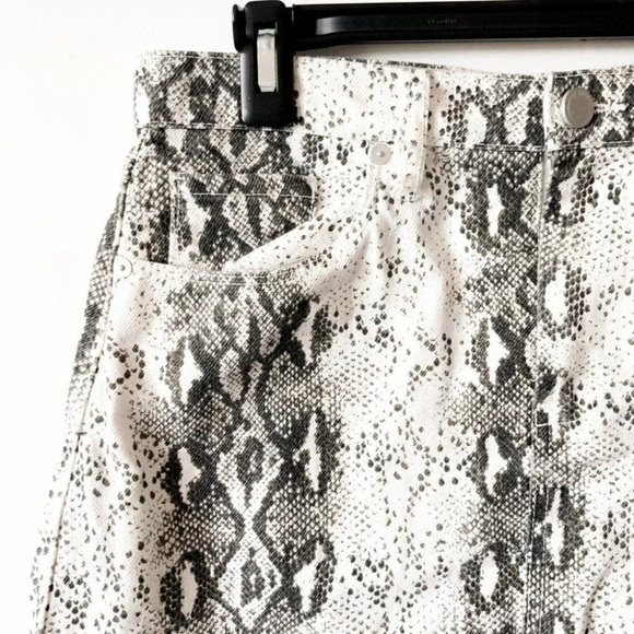 BlankNYC Snakeskin Print Denim Jean Skirt Sz 28 - Picture 3 of 5